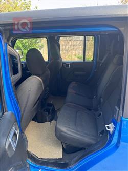 جیپ گلادیەتەر